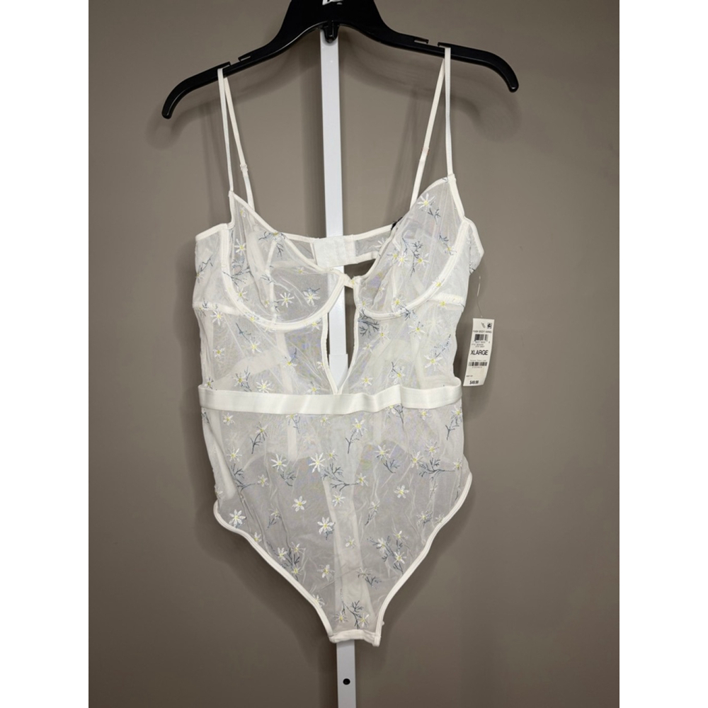 Women's INC International Concepts White Floral Embroidered Bodysuit XL
